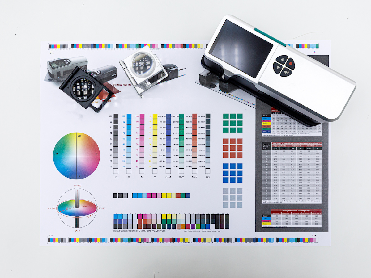 Print Spectrophotometer color measurement. Press offset color management lab values.